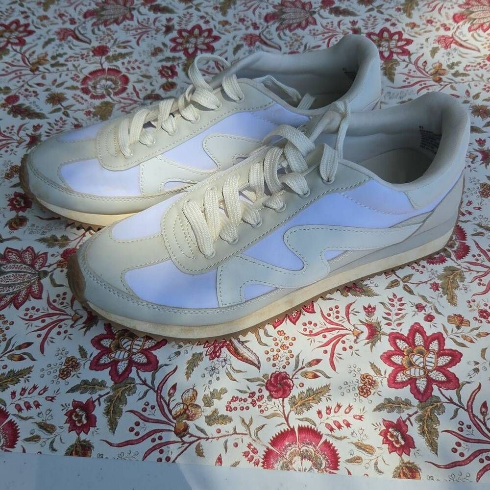 Universal Thread White/Cream Sneakers Shoes 8.5